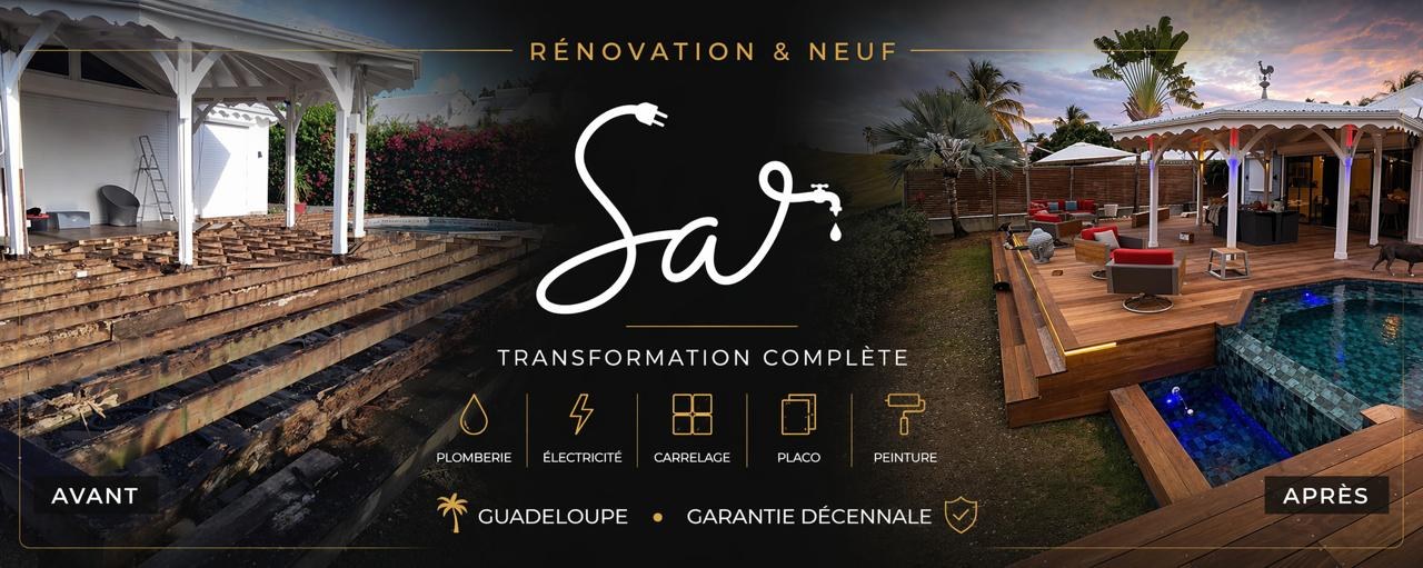 Terrasse bois dégradée avant travaux, puis après : terrasse neuve autour de la piscine avec éclairage intégré.